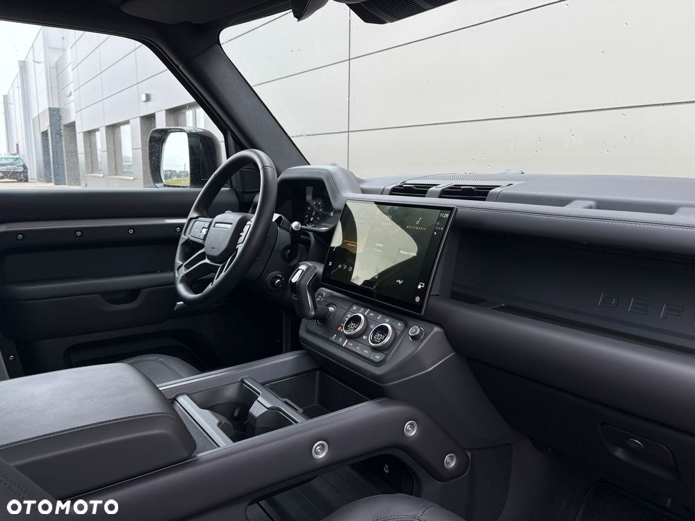 Land Rover Defender 5.0 P425 X-Dynamic HSE - 10