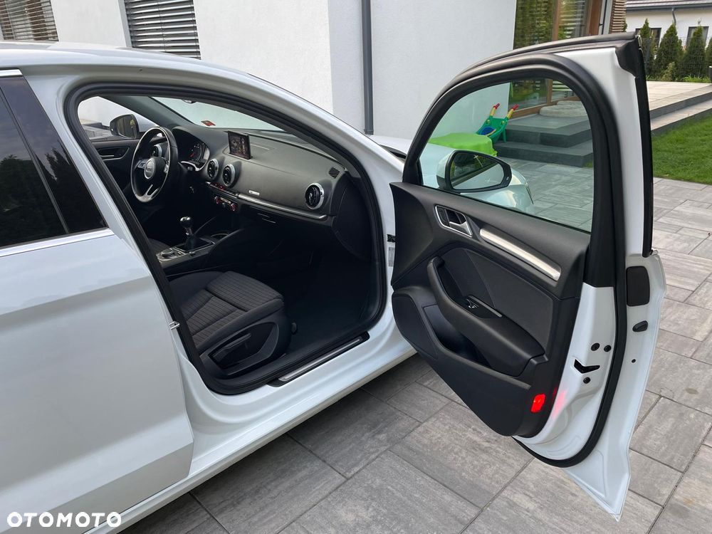Audi A3 Limousine 1.6 TDI (clean diesel) Attraction - 19