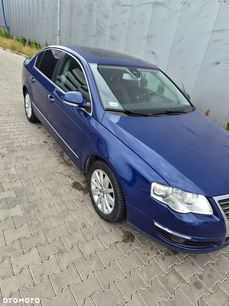 Volkswagen Passat 2.0 TDI DPF BlueMot Highline - 2