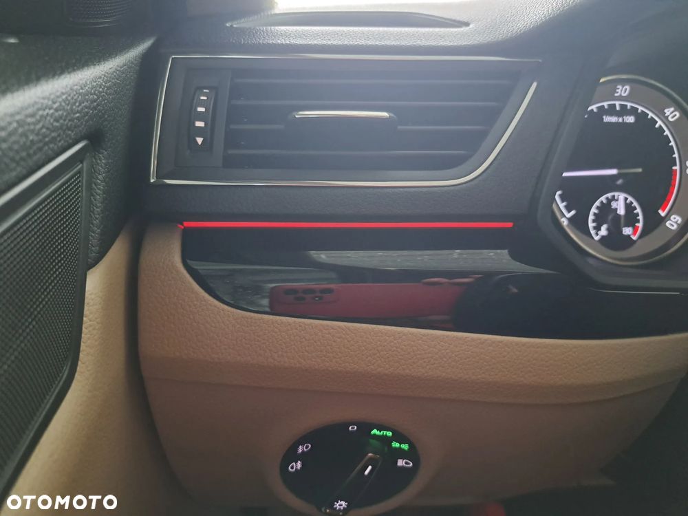 Skoda Superb 2.0 TDI 4x4 L&K DSG - 19
