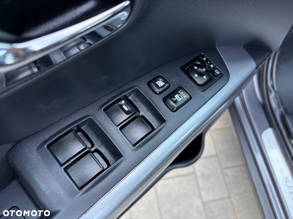 Mitsubishi Outlander - 14