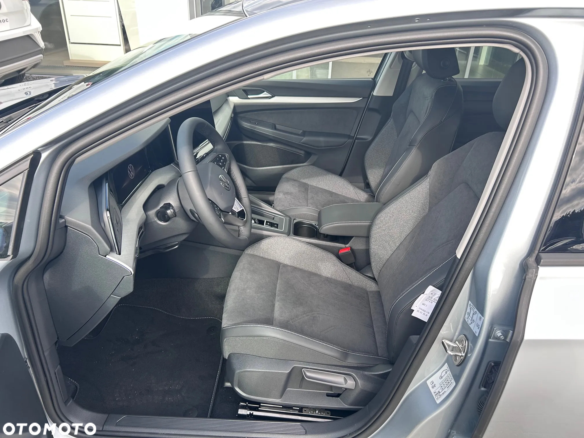 Volkswagen Golf - 6