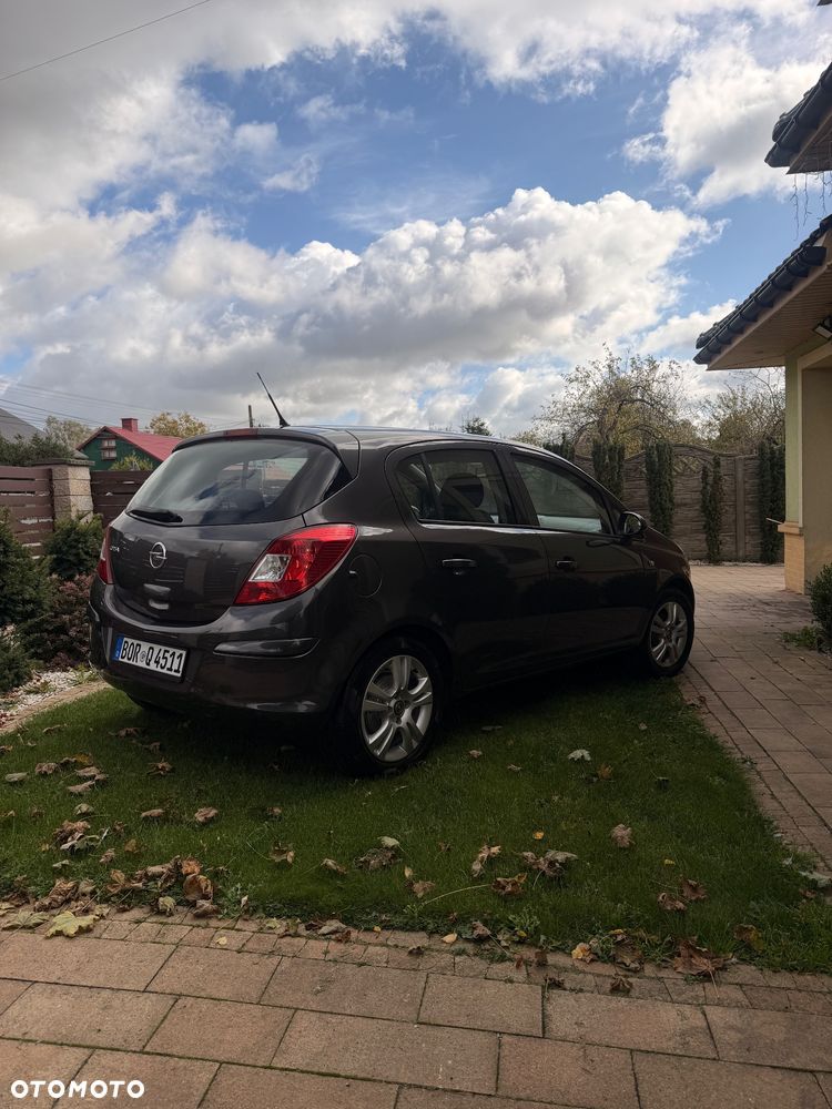 Opel Corsa 1.2 16V Cosmo - 12