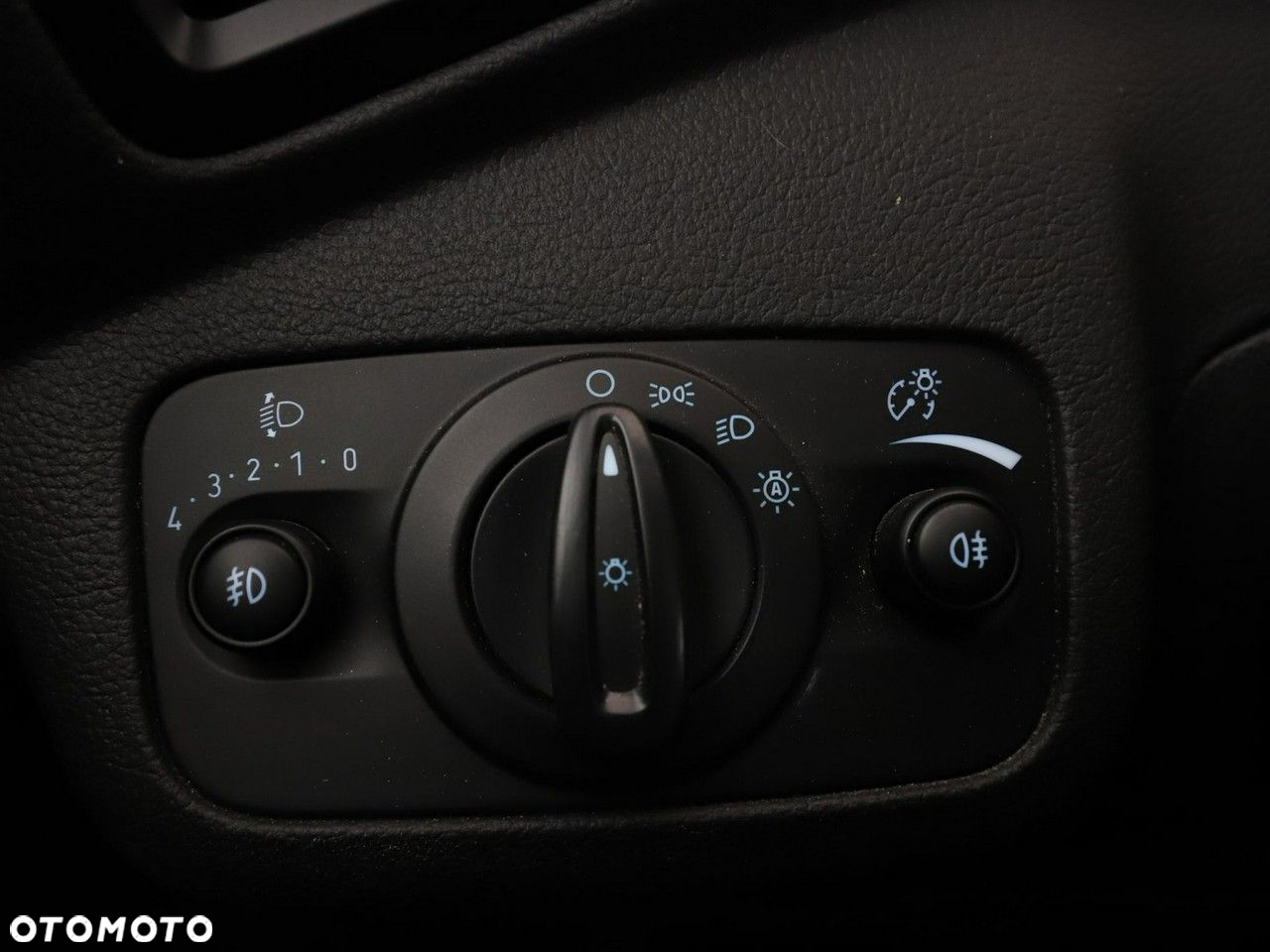 Ford C-MAX 1.5 EcoBoost Start-Stop-System Titanium - 28