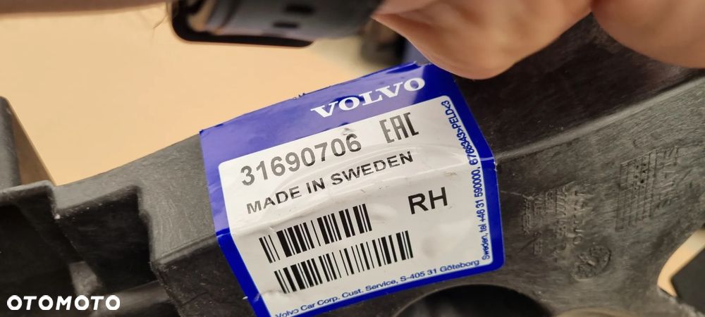 VOLVO XC40 2017- ślizg prawy zderzak tył oryginał - 4