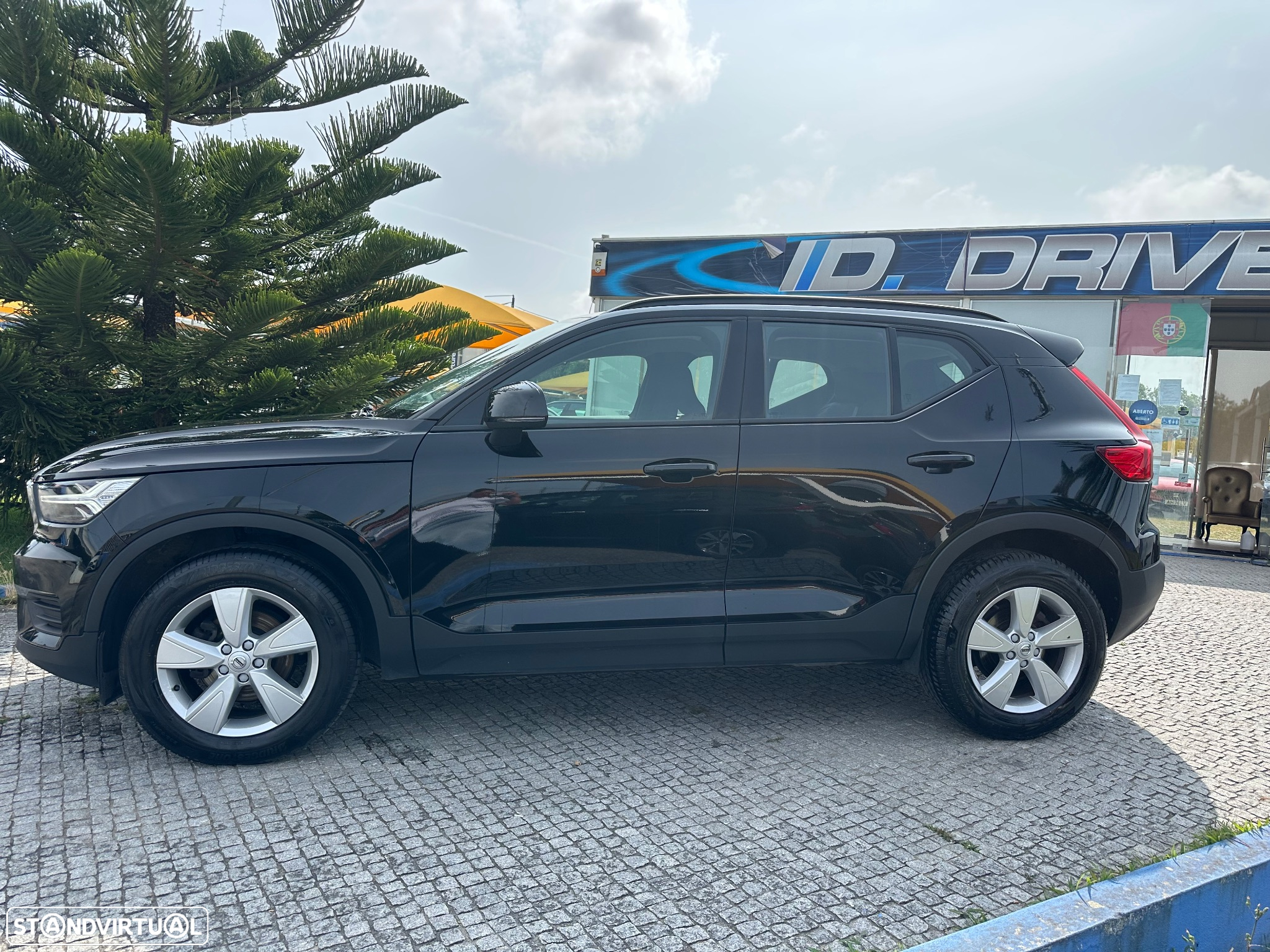Volvo XC 40 1.5 T2 Momentum Plus - 12