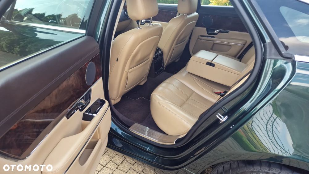 Jaguar XJ - 23