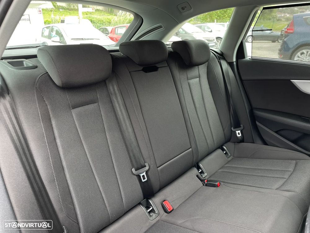 Audi A4 Avant 2.0 TDI Advance S tronic - 17