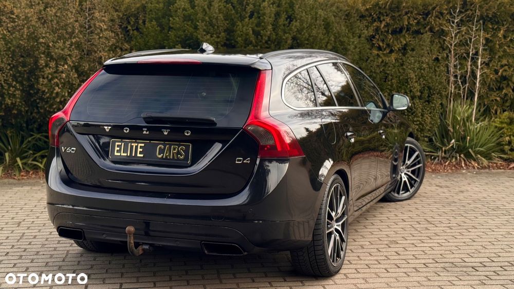 Volvo V60 D4 Geartronic Momentum - 26