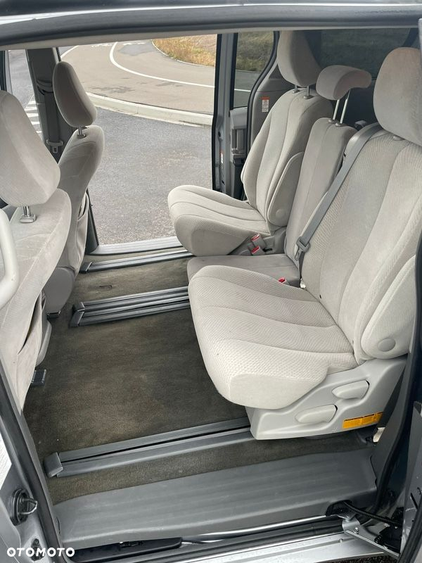 Toyota Sienna 3.5 V6 - 11
