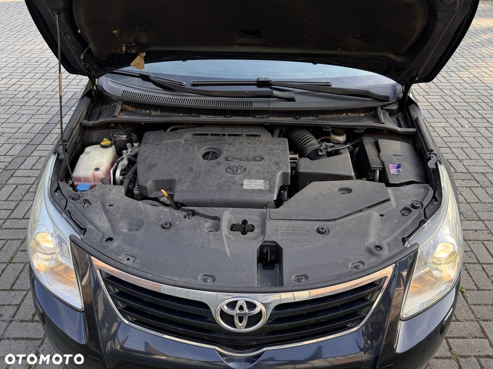 Toyota Avensis - 5