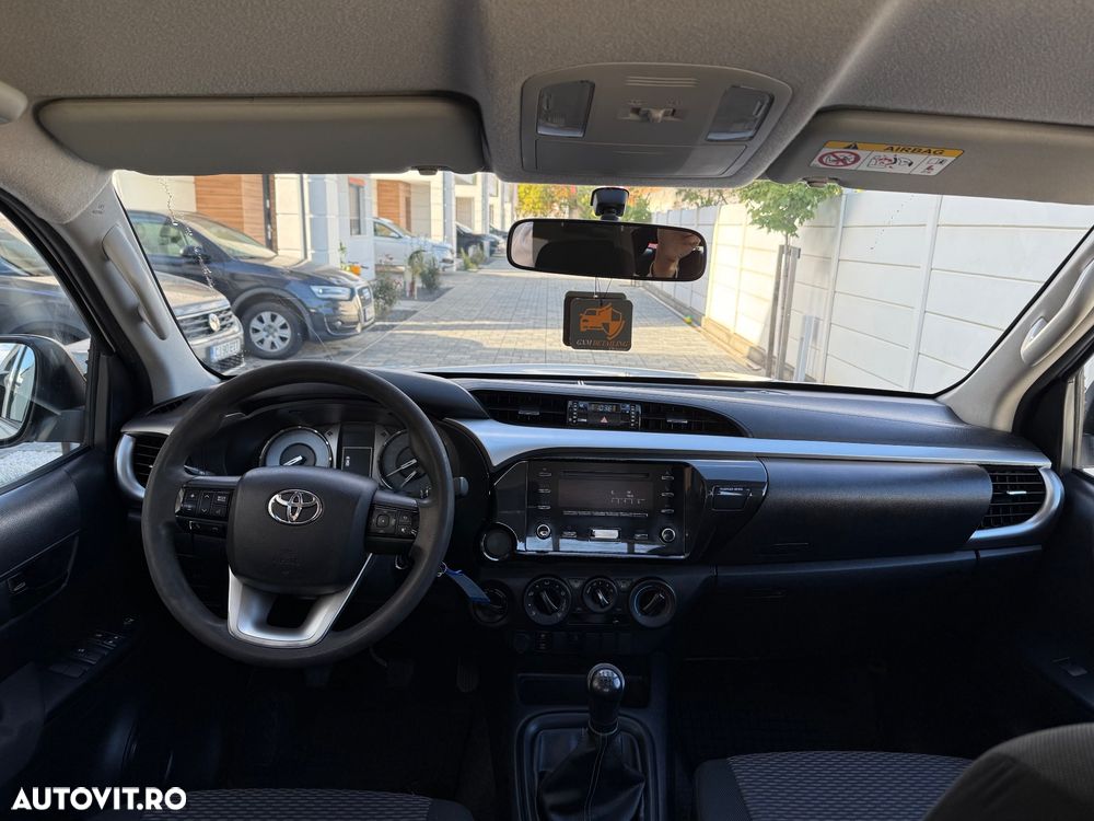 Toyota Hilux 4x4 Double Cab M/T Comfort - 5