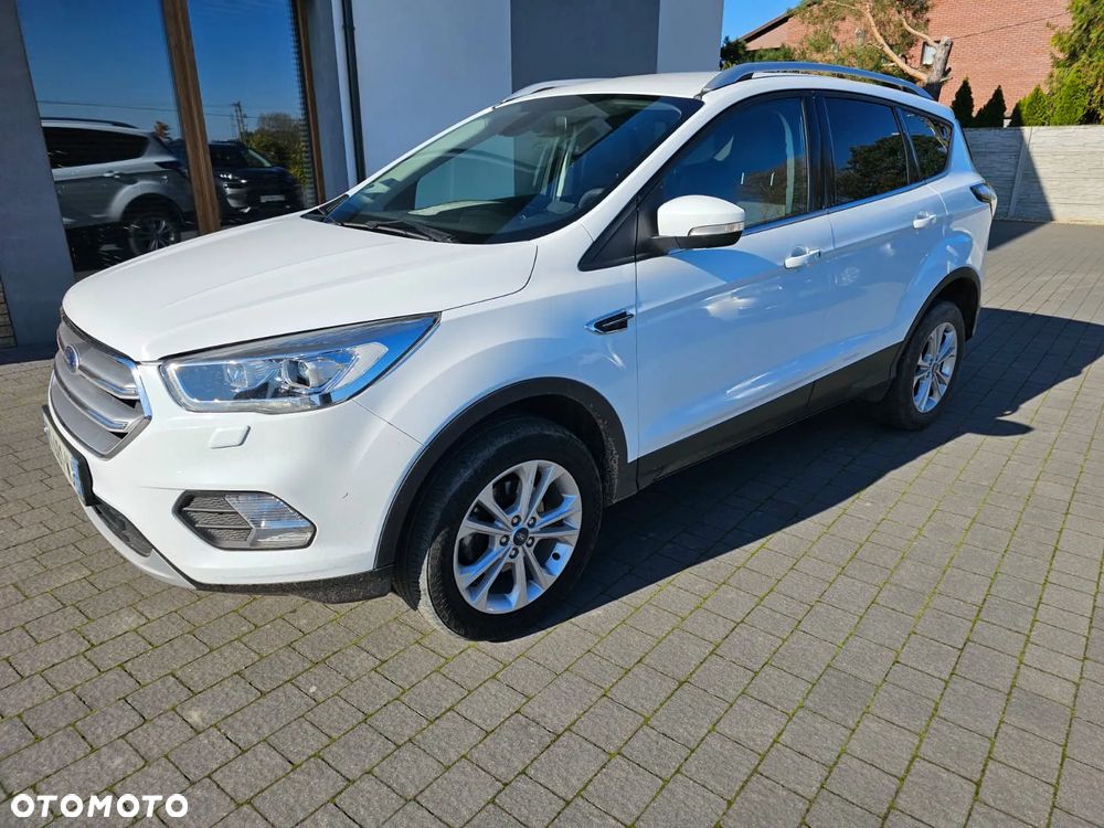 Ford Kuga 1.5 EcoBoost 2x4 Titanium - 3