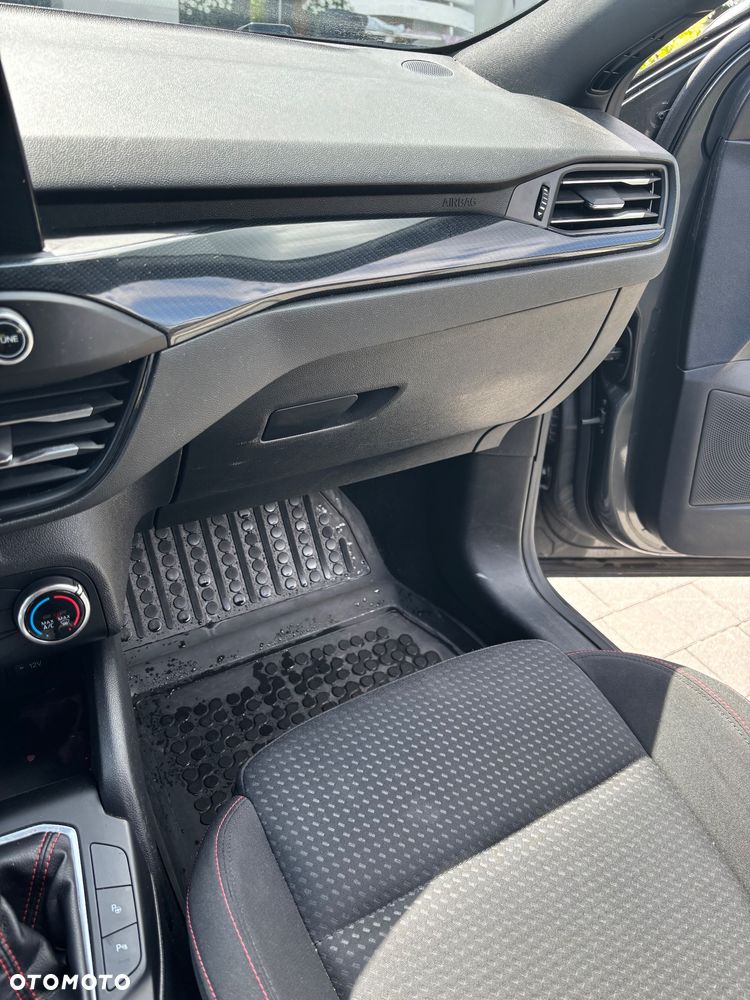 Ford Focus 2.0 EcoBlue ST-Line - 24