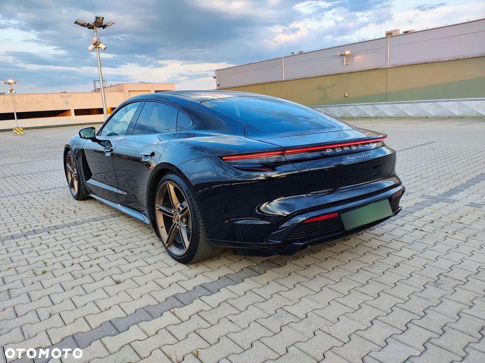 Porsche Taycan Turbo - 3
