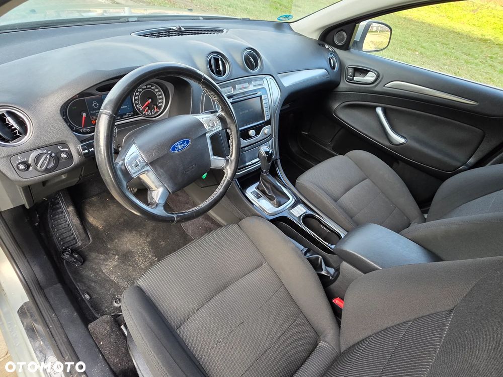 Ford Mondeo 2.3 Ghia - 19