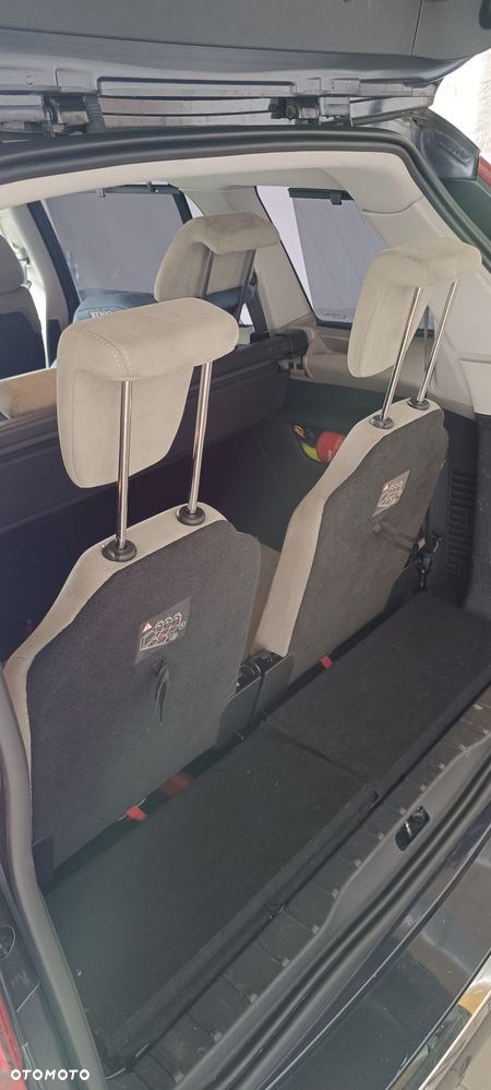 Citroën C4 Picasso 2.0 HDi FAP Exclusive - 6