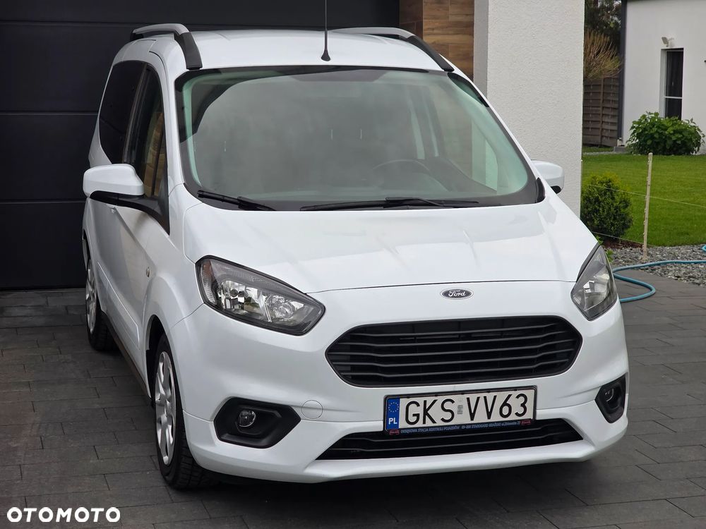 Ford Tourneo Courier 1.5 TDCi Titanium - 2