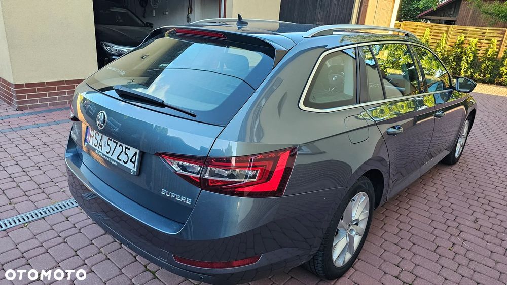 Skoda Superb 2.0 TDI Ambition DSG - 5