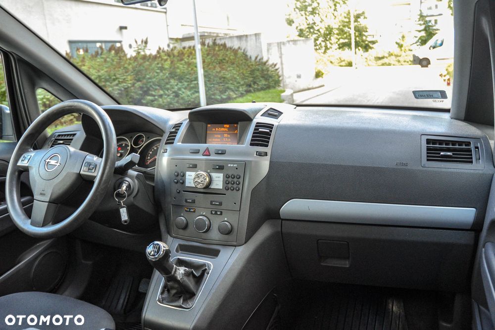 Opel Zafira - 11