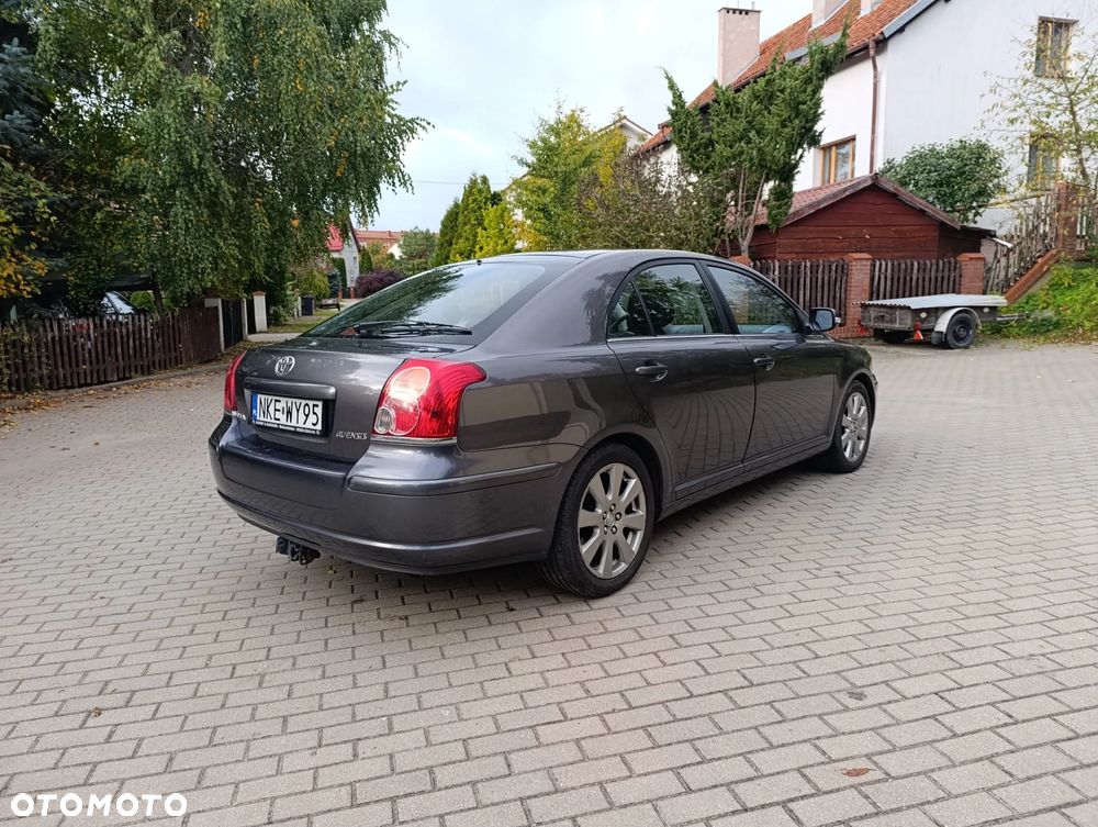 Toyota Avensis 2008 photo 2