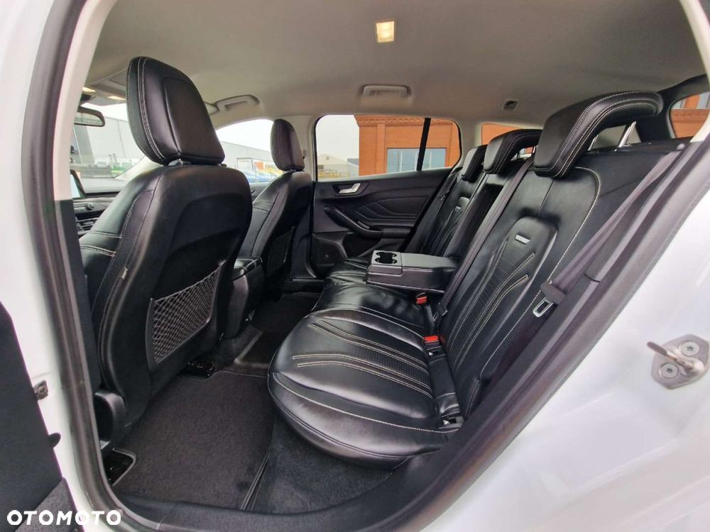 Ford Focus SW - 22