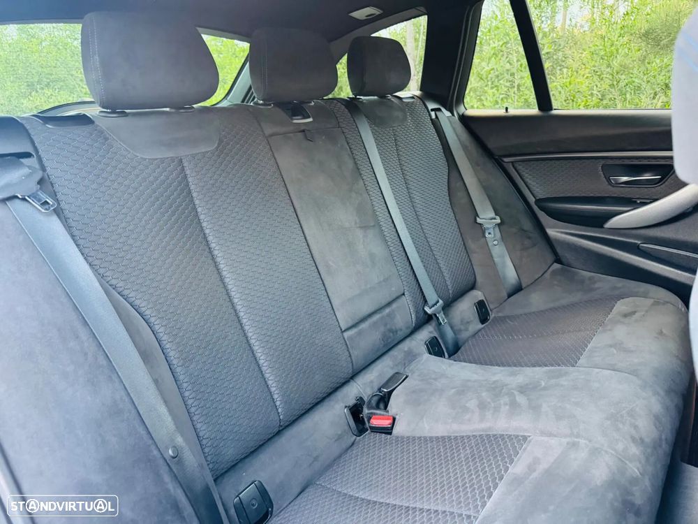 BMW 320 d Auto Pack M - 40