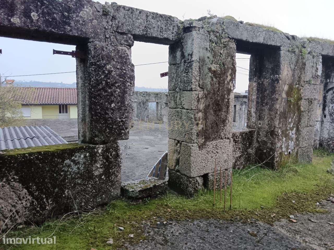 Moradia para reconstrução  em Silgueiros, Viseu - Grande imagem: 3/11