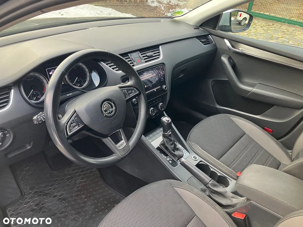 Skoda Octavia Scout 2.0 TDI 4x4 DSG - 17