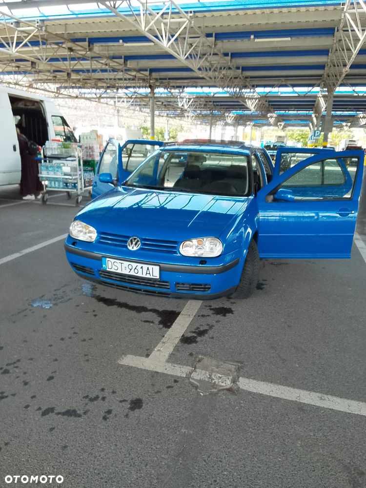 Volkswagen Golf 1.6 - 8