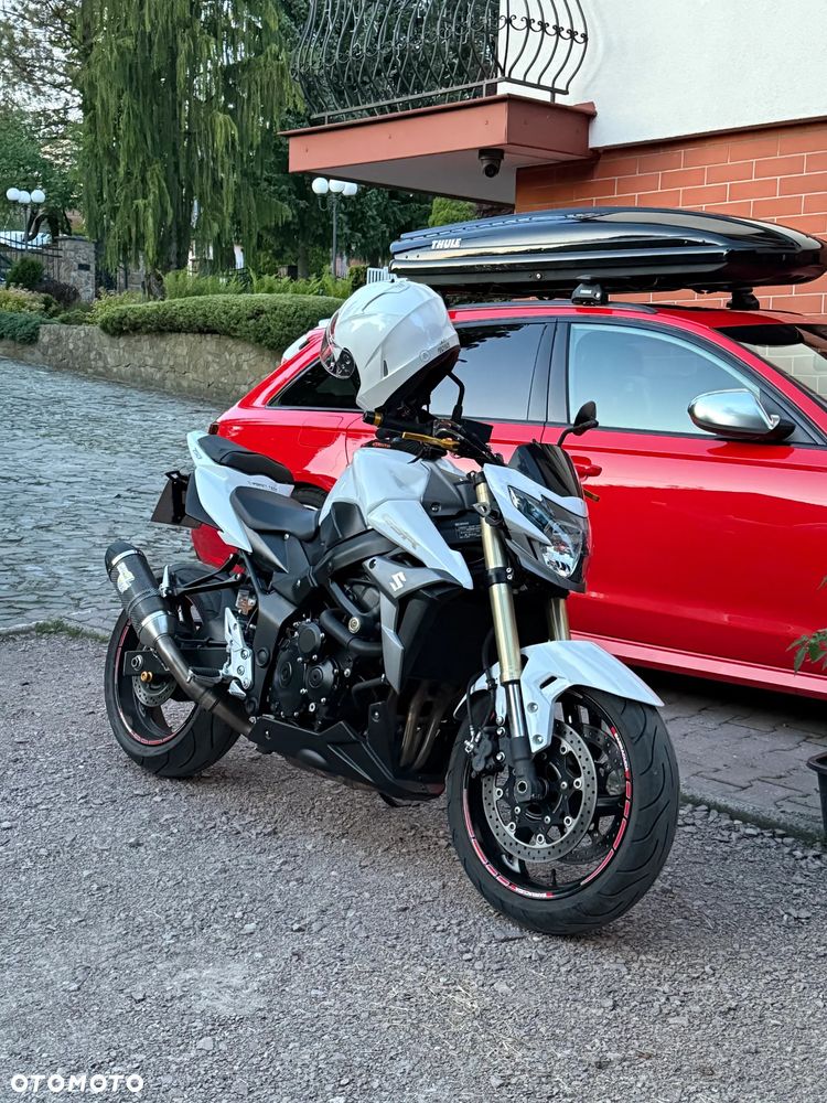Suzuki GSR - 1