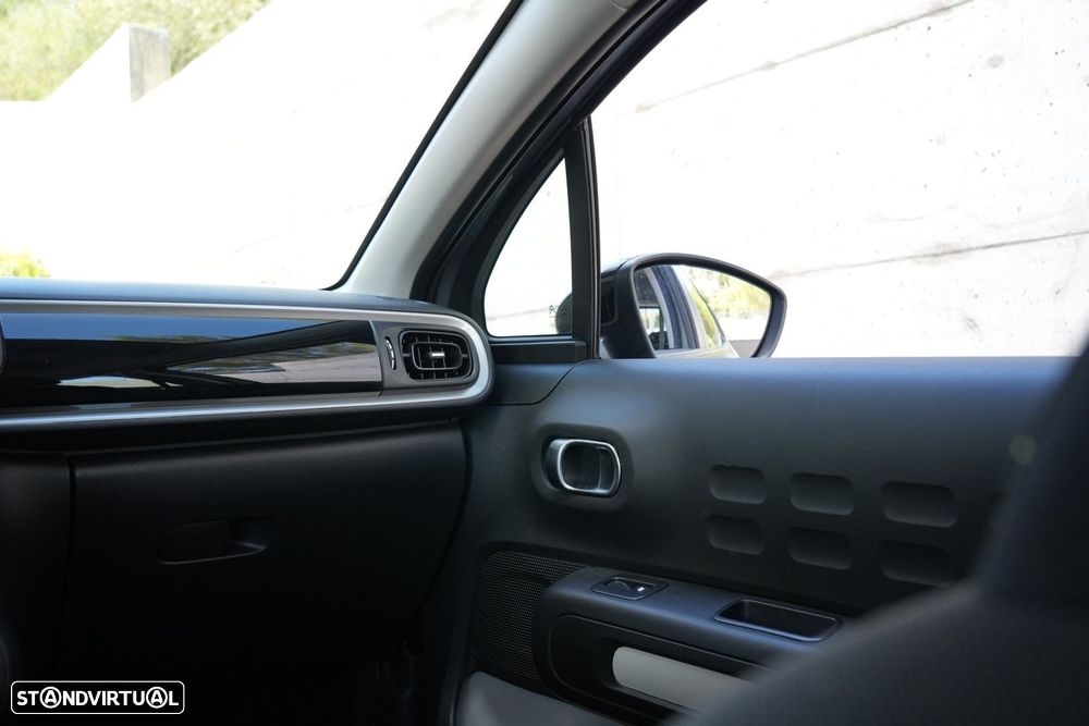 Citroën C3 1.2 PureTech Shine - 17