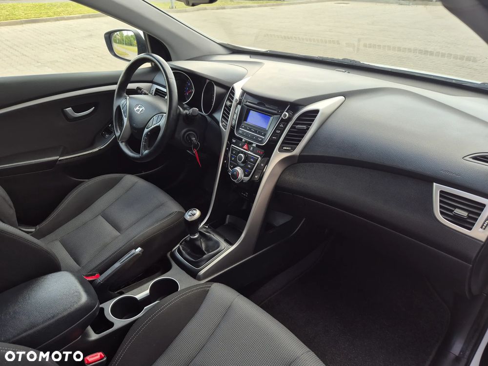 Hyundai i30 1.4 Passion - 16