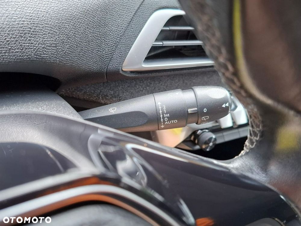 Peugeot 3008 PureTech 130 Stop & Start GPF Allure - 34