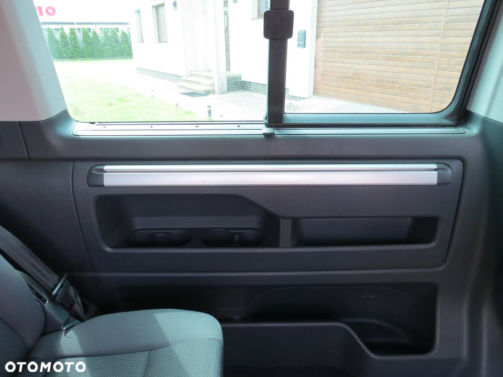 Volkswagen Multivan - 26