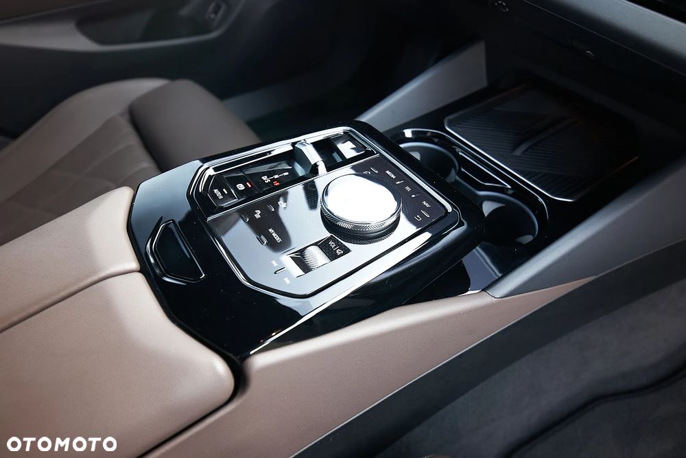 BMW Seria 5 520i mHEV - 21