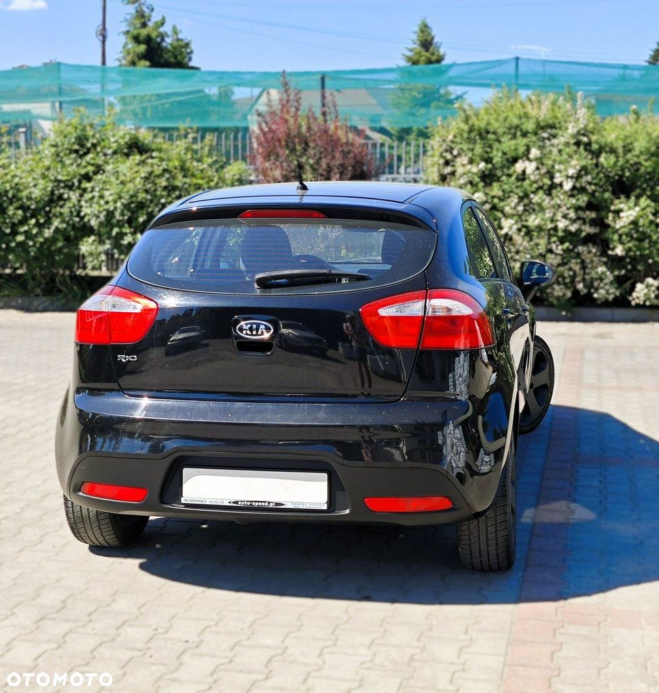Kia Rio - 4