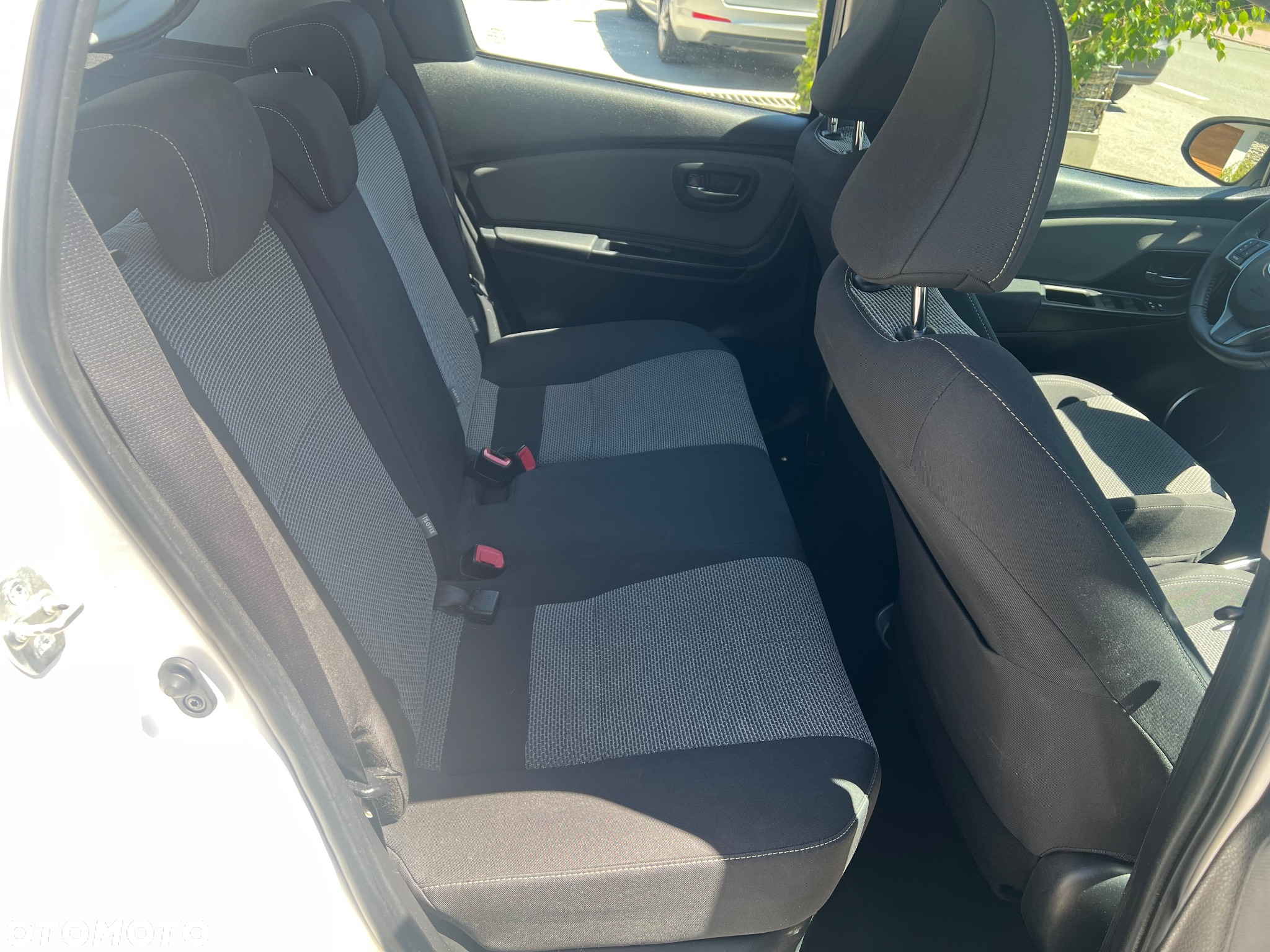 Toyota Yaris Hybrid 100 Selection Passion - 25