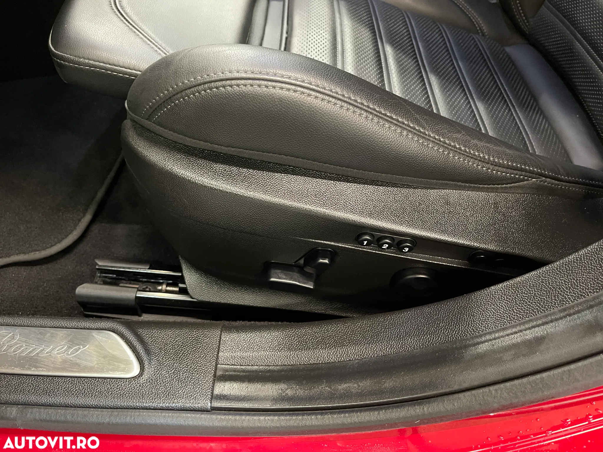 Alfa Romeo Giulia 2.0 Turbo 16V AT8-Q4 Veloce - 25