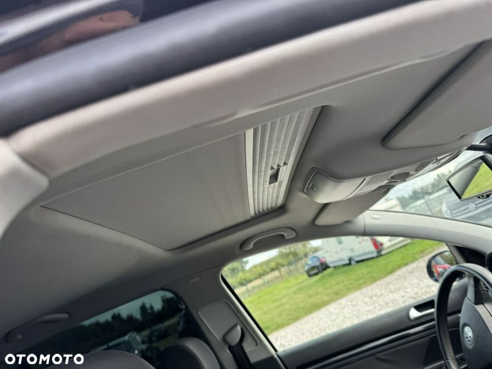 Volkswagen Golf - 16