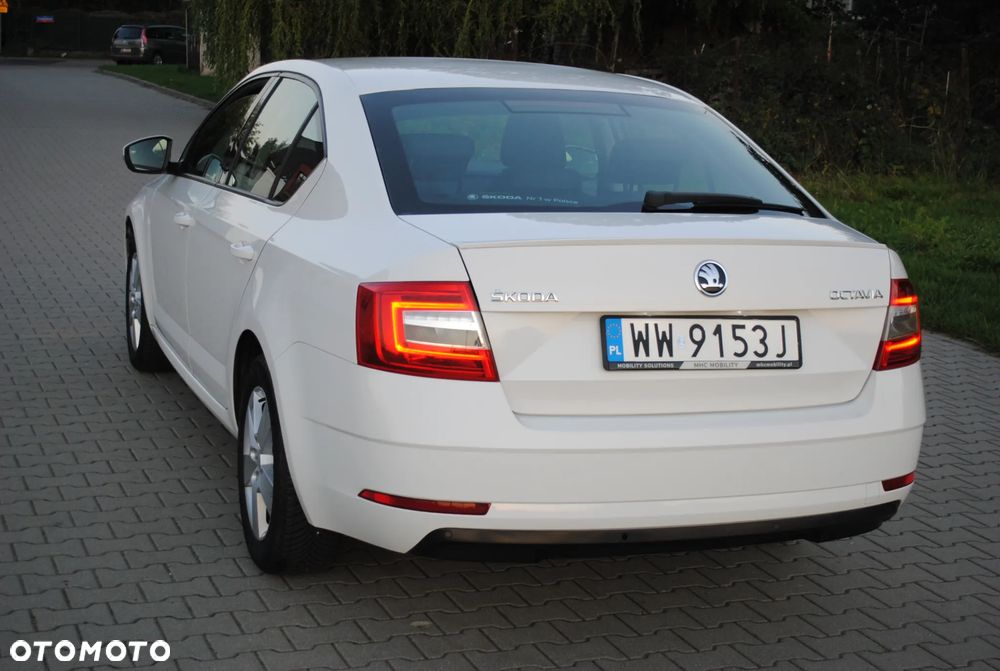 Skoda Octavia 1.5 TSI ACT Style DSG - 6