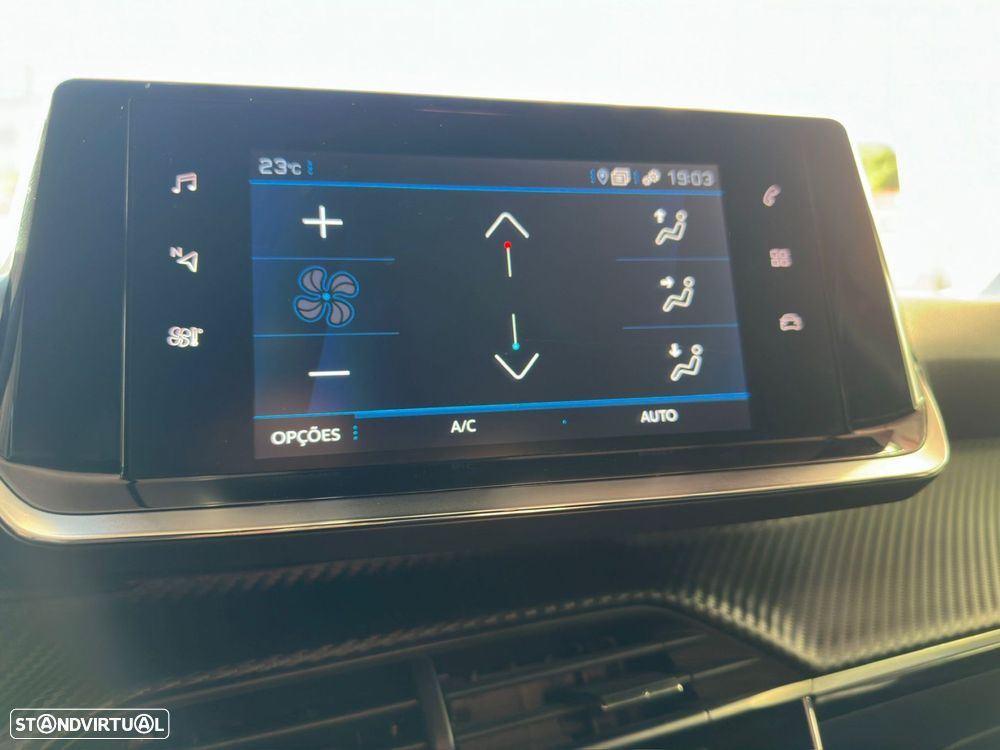 Peugeot 2008 1.2 PureTech Active Pack EAT8 - 21