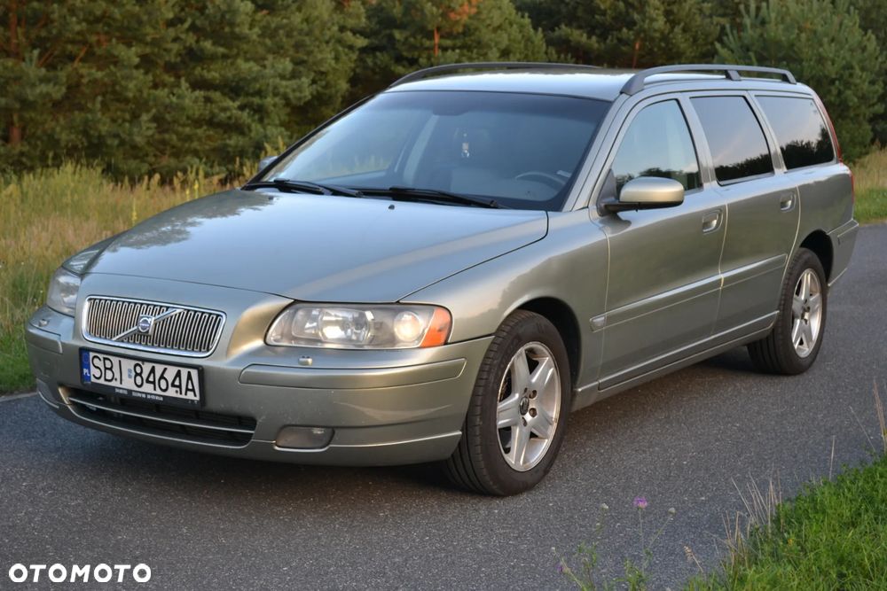 Volvo V70 2.4D5 Momentum - 1