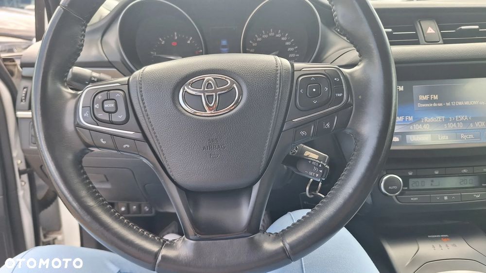 Toyota Avensis - 17