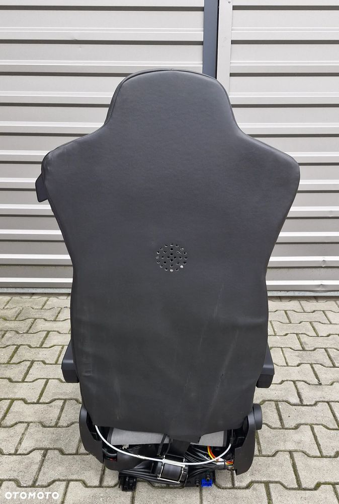 IVECO STRALIS S WAY FOTEL PASAŻERA - 5