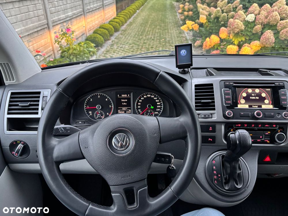 Volkswagen Caravelle - 10