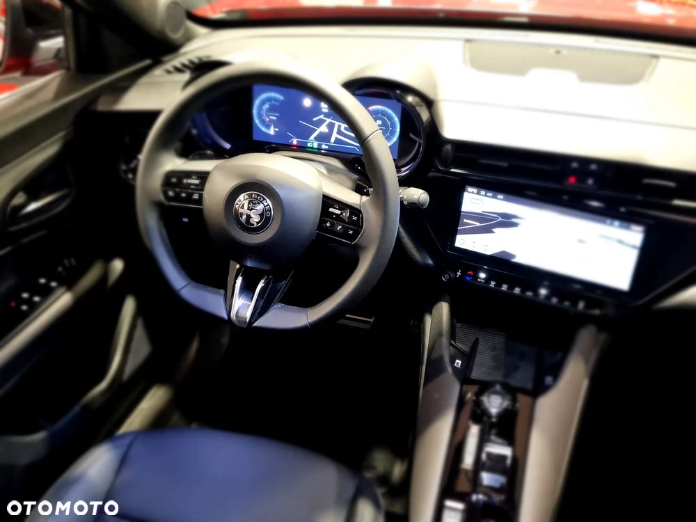 Alfa Romeo Junior 1.2 mHEV Ibrida eDCT - 11