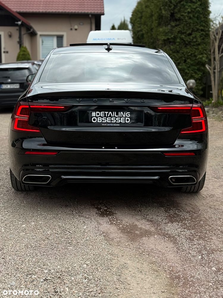 Volvo S60 T5 AWD R-Design - 4