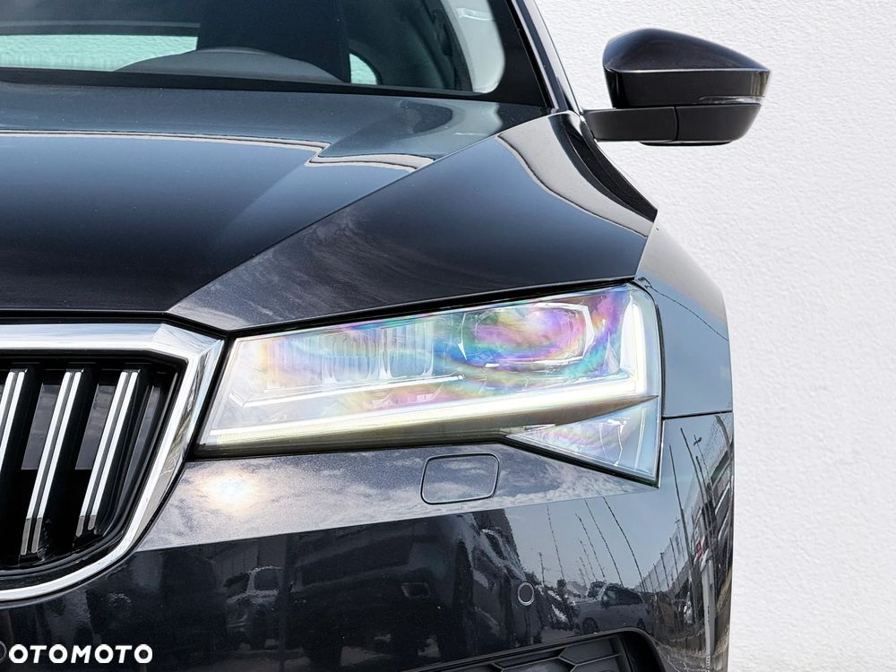 Skoda Superb 2.0 TDI SCR 4x4 Style DSG - 10