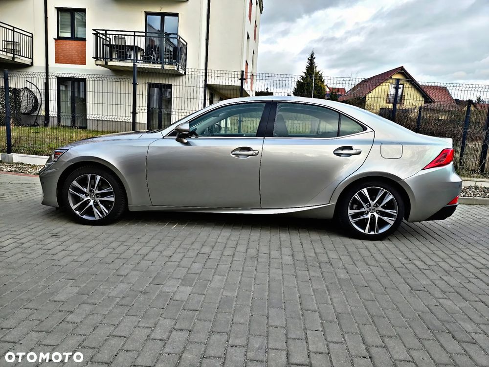 Lexus IS 200t / 300 Elegance - 1